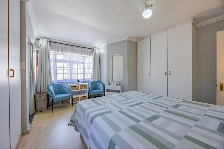 5 Bedroom Property for Sale in Bothasig Western Cape